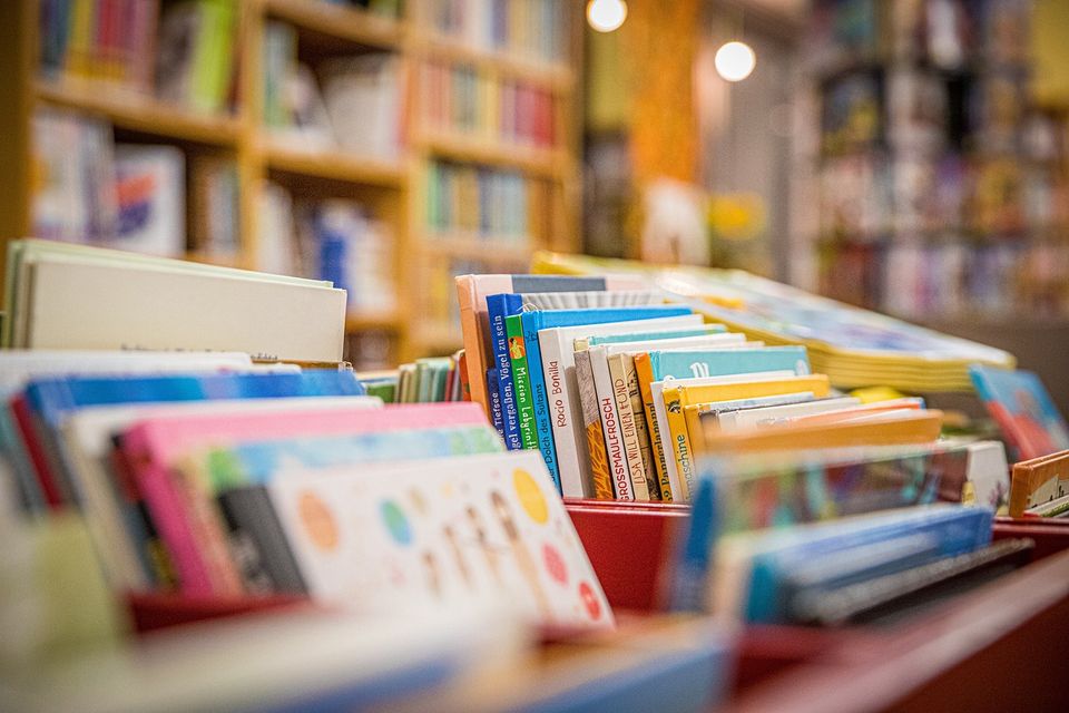 Libros infantiles en una librería